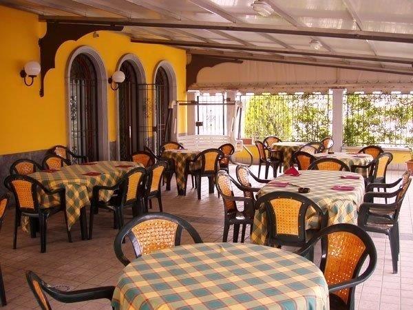 Hotel Ristorante Regina Mozzanica Exterior foto